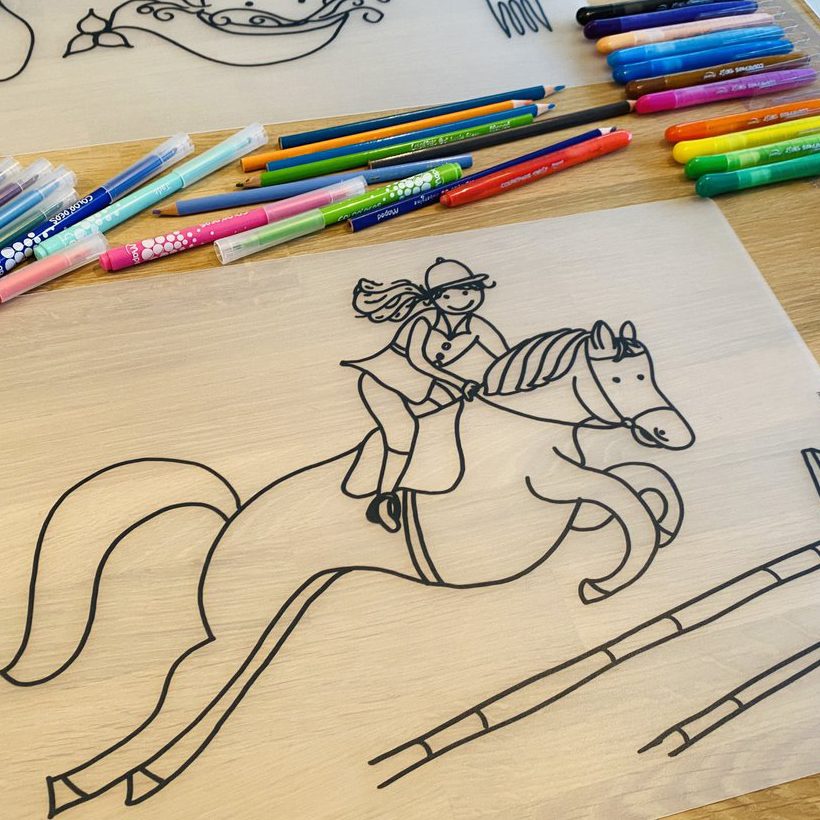 edwali-inkleurbare-place-mat-hop-paardje-hop