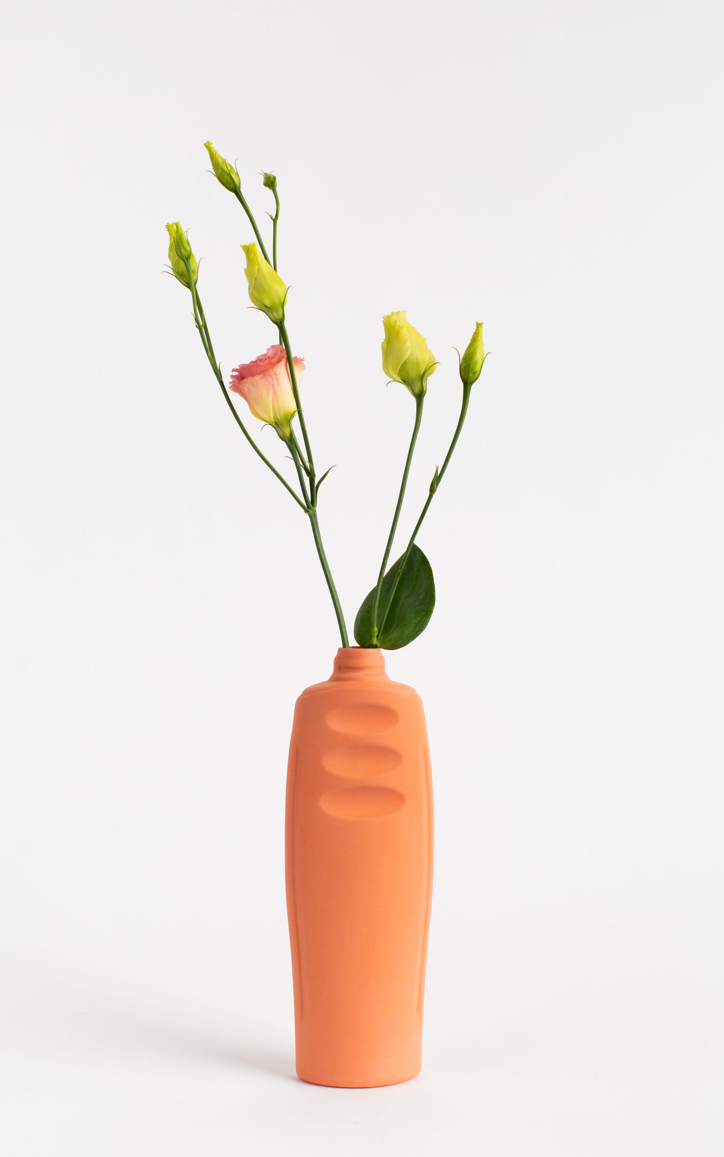 Foekje Fleur Porseleinen flesvaas nummer 23 salmon
