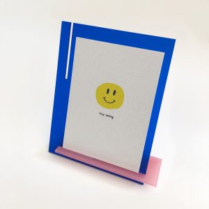 hello-august-blauwe-kaartenhouder-plexiglas